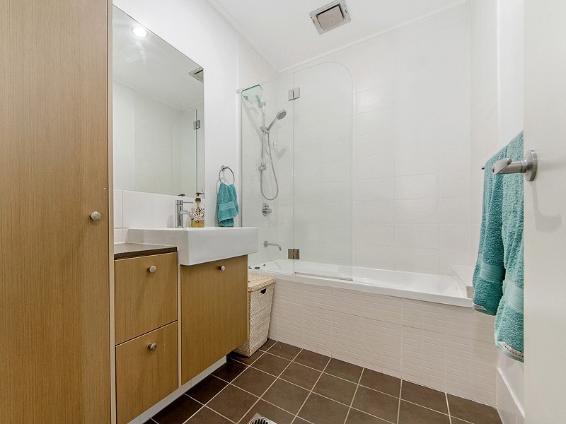 4/45 LANCASHIRE DRIVE, Mudgeeraba QLD 4213