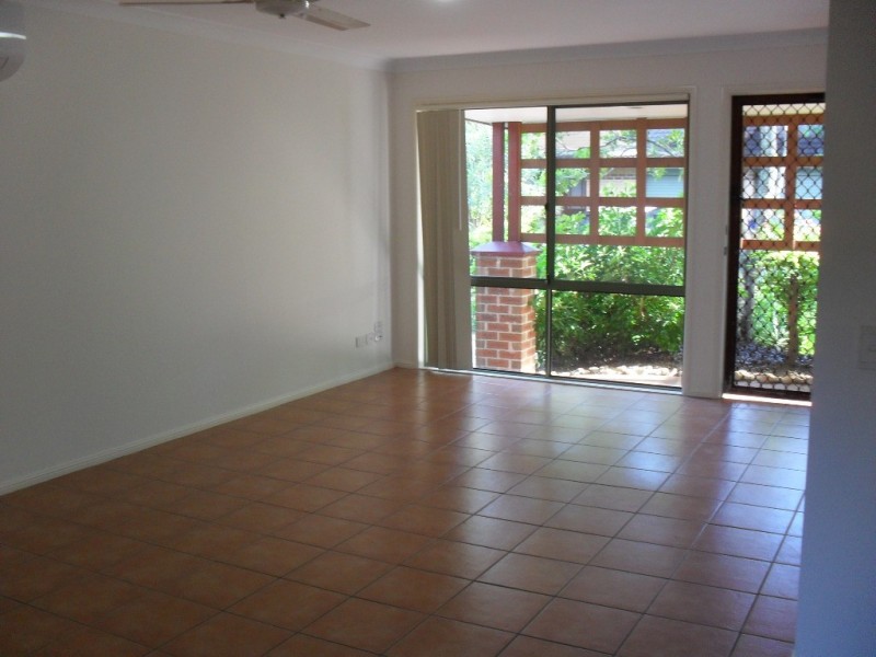 18 BATCHWORTH RD, Molendinar QLD 4214