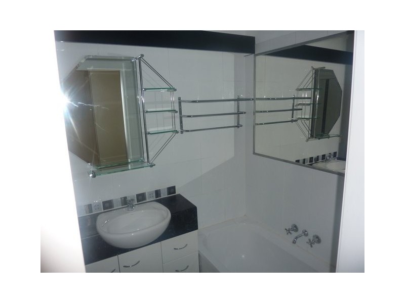 07 – 75 Brown Street, Labrador QLD 4215