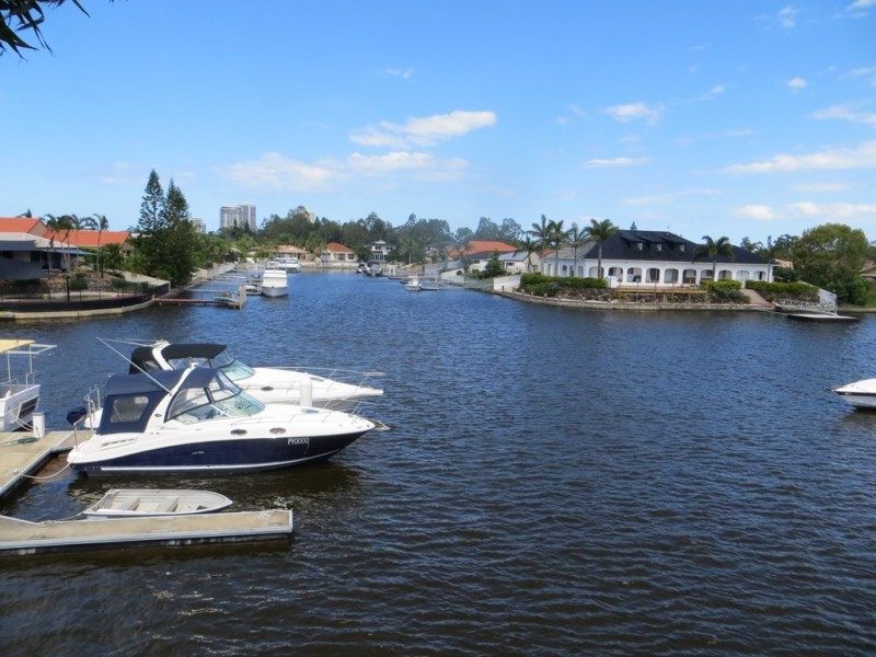 32/82-86 Limetree Parade, Runaway Bay QLD 4216