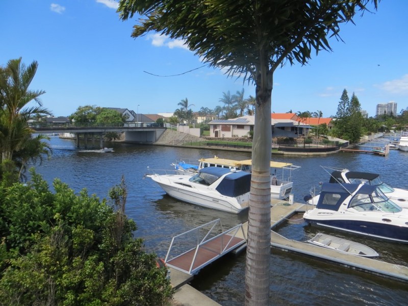 32/82-86 Limetree Parade, Runaway Bay QLD 4216