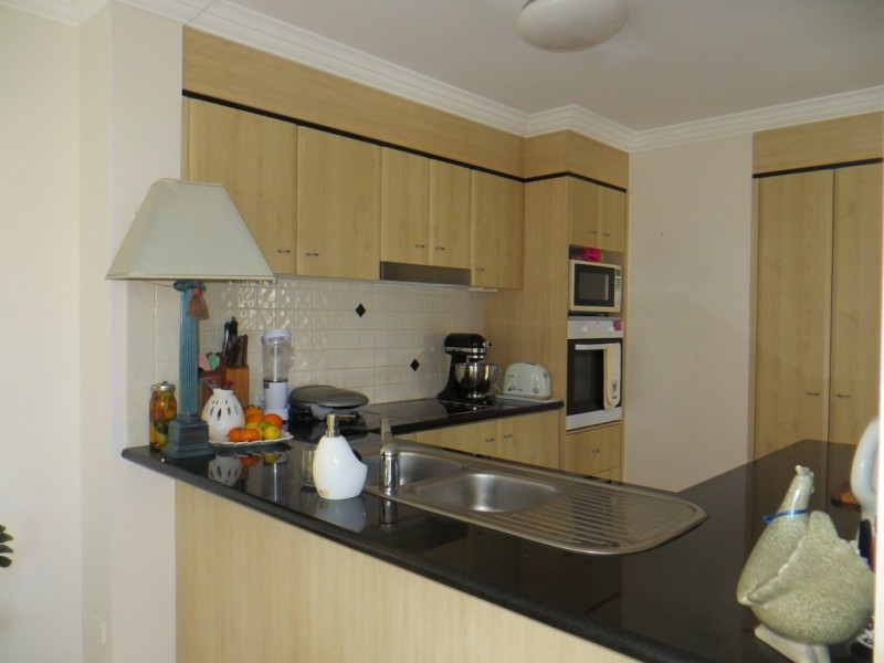 3/82-86 Limetree Parade, Runaway Bay QLD 4216