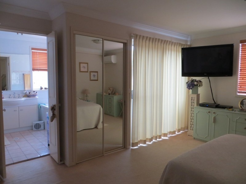 3/82-86 Limetree Parade, Runaway Bay QLD 4216