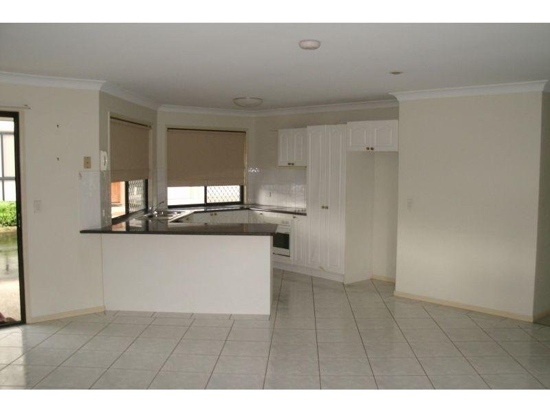 Unit 9 /12 Greendale Way, Carindale QLD 4152