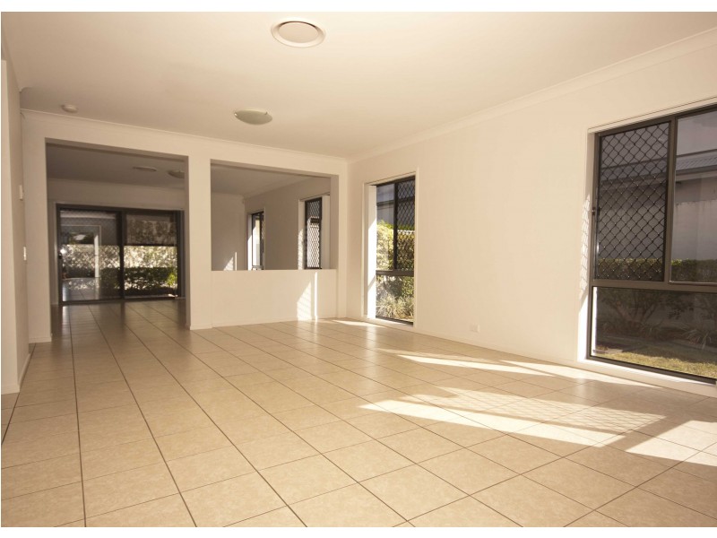 Mount Ommaney QLD 4074