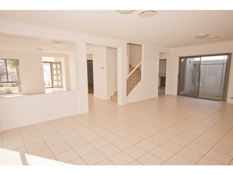 Mount Ommaney QLD 4074