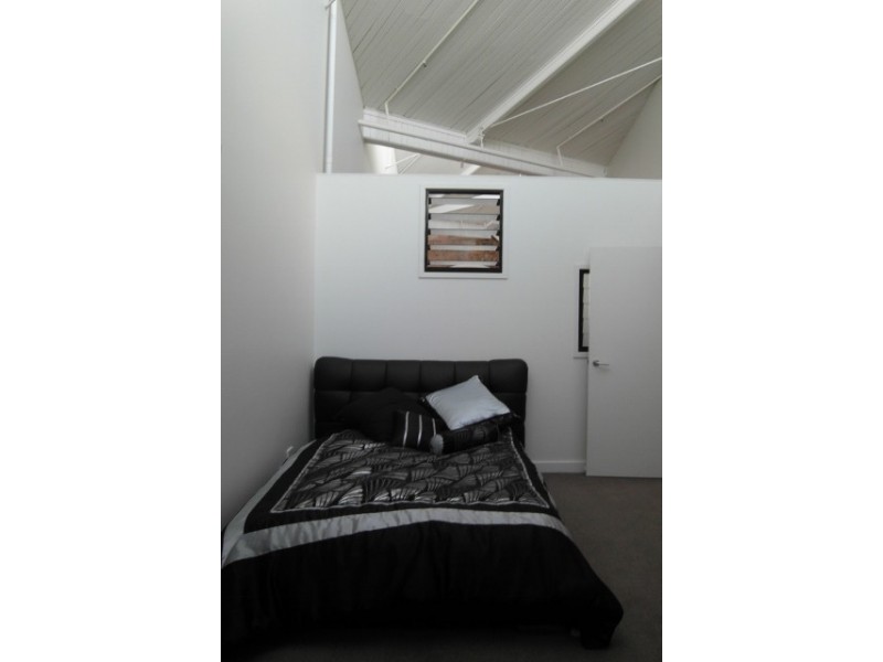 54 Vernon Tce, Teneriffe QLD 4005