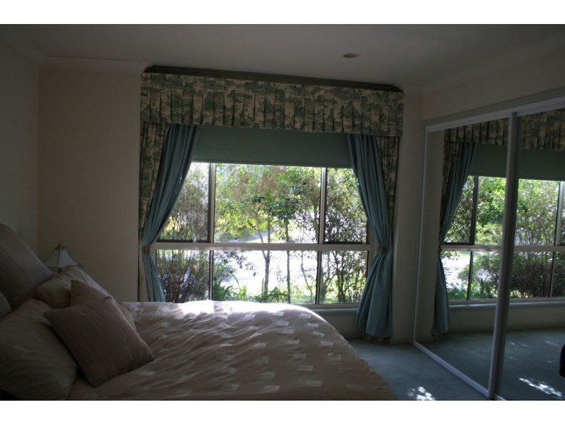8 Swanton Drive, Mudgeeraba QLD 4213