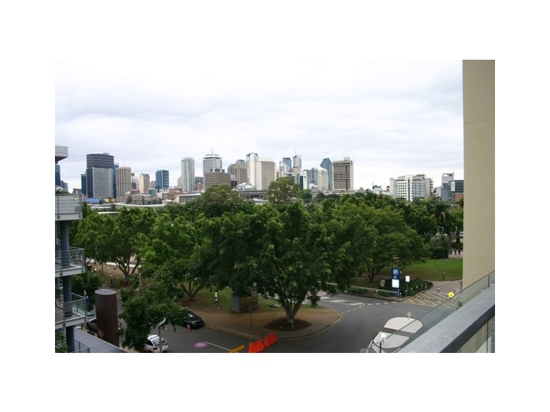 30/15 Tribune Street, South Bank QLD 4101