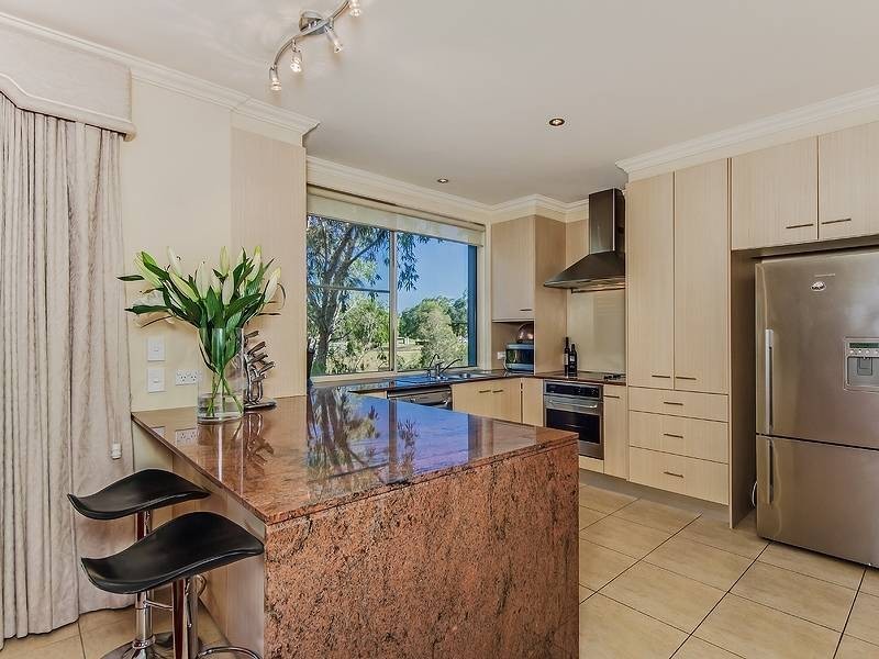 14/4 University Drive, Robina QLD 4226