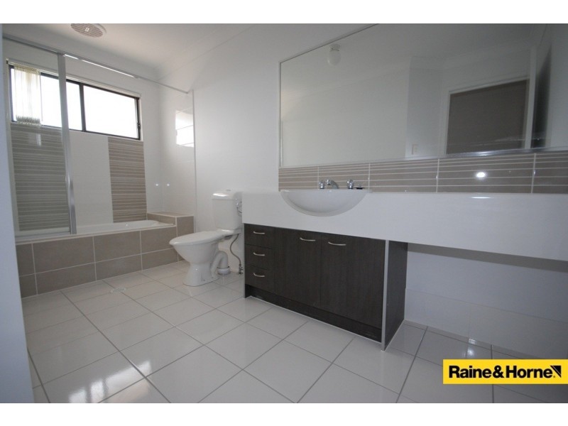 54 Outlook Place, Durack QLD 4077