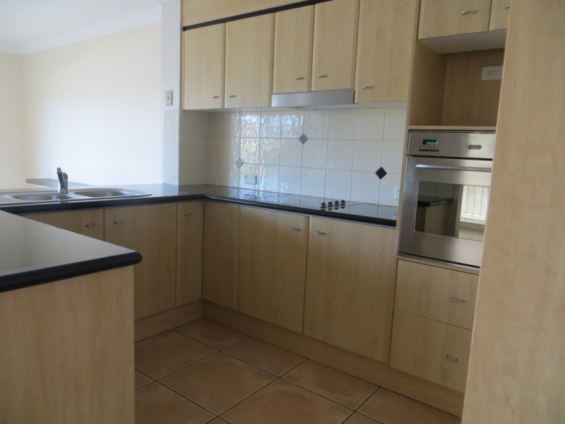 36/82-86 Limetree Parade, Runaway Bay QLD 4216