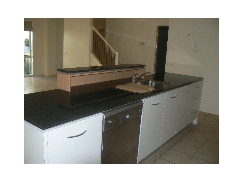 21 Fairway Court, Mount Ommaney QLD 4074