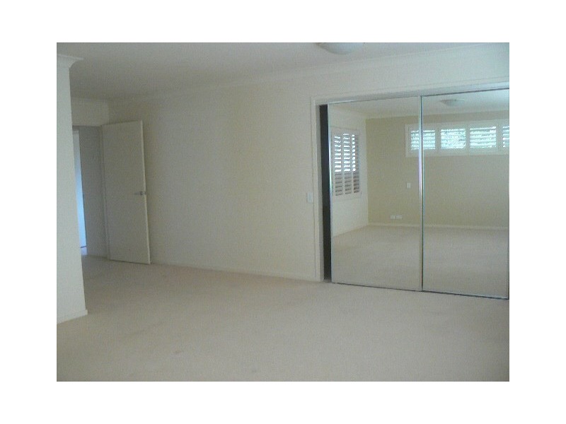 21 Fairway Court, Mount Ommaney QLD 4074