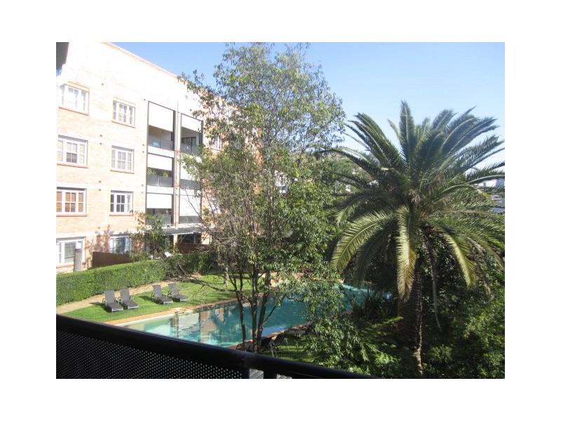 54 Vernon Tce, Teneriffe QLD 4005