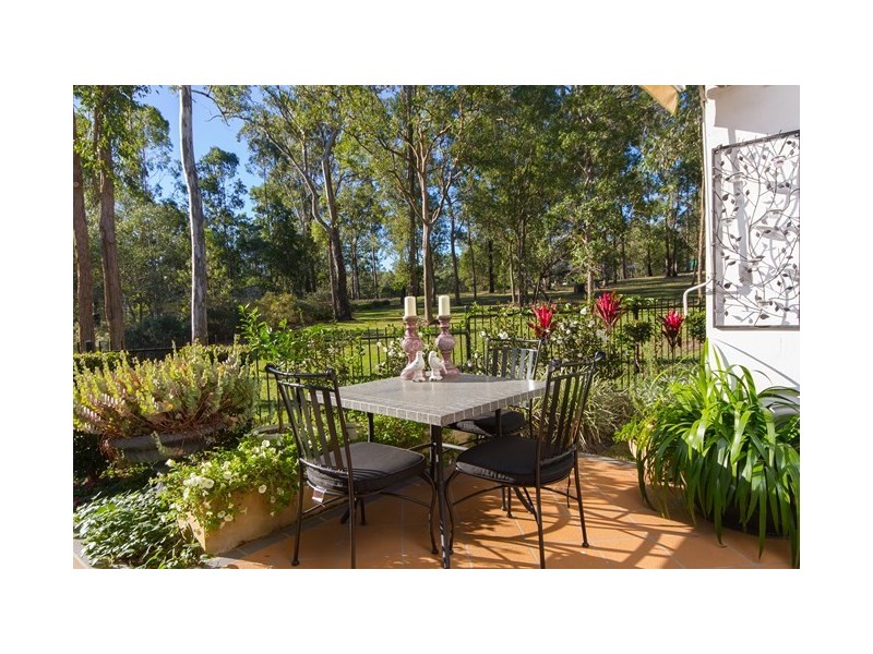 21 Fairway Court, Mount Ommaney QLD 4074