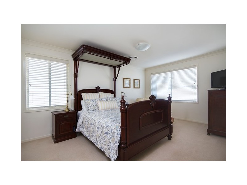 21 Fairway Court, Mount Ommaney QLD 4074