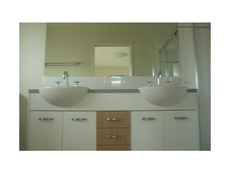 Mount Ommaney QLD 4074