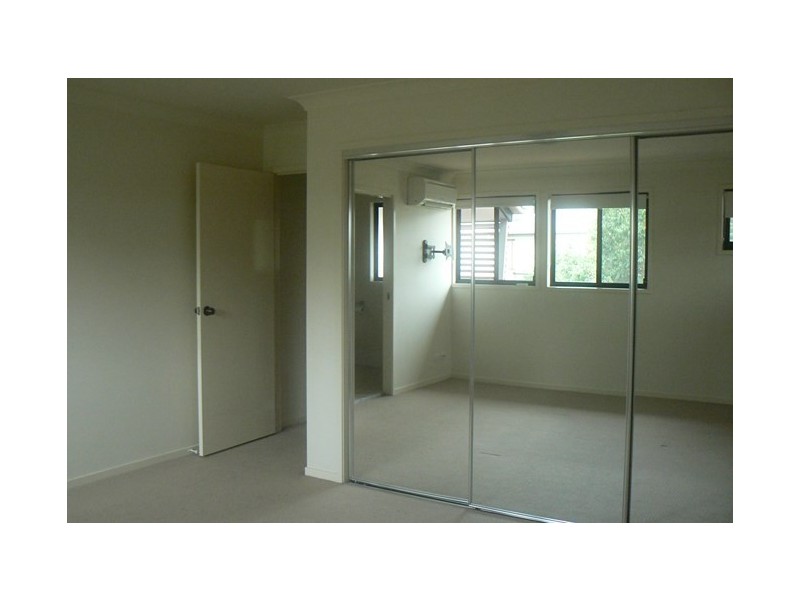 Mount Ommaney QLD 4074