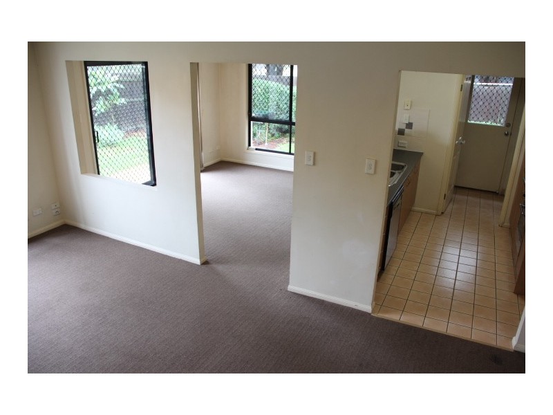 15 Violet Close, Eight Mile Plains QLD 4113