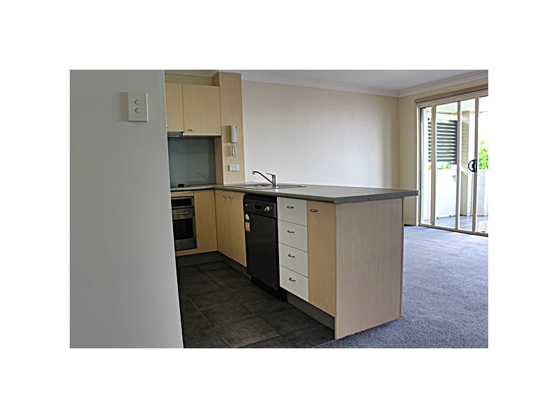 8 69 Coonan Street, Indooroopilly QLD 4068