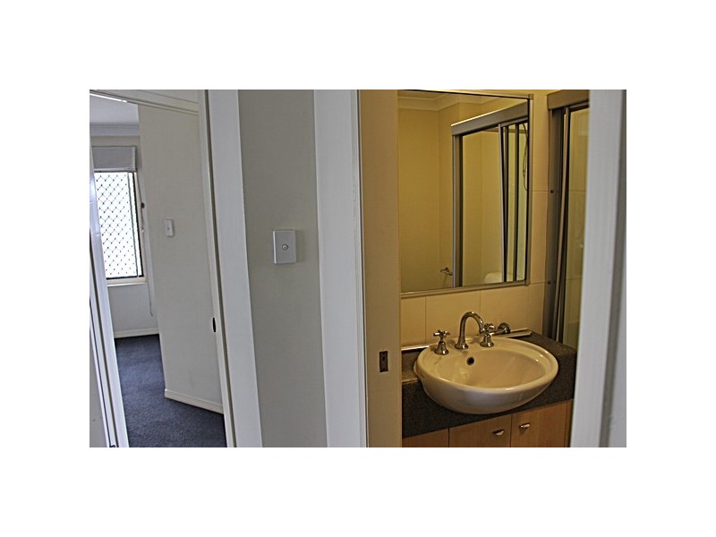 8 69 Coonan Street, Indooroopilly QLD 4068