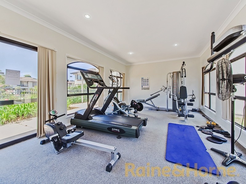 28/12 Greendale way, Carindale QLD 4152