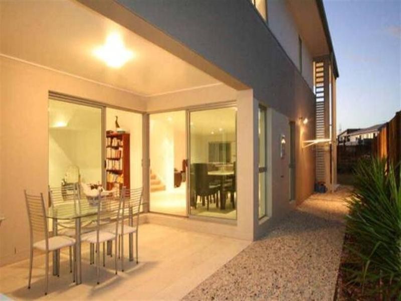 33 Village Circuit, Murarrie QLD 4172