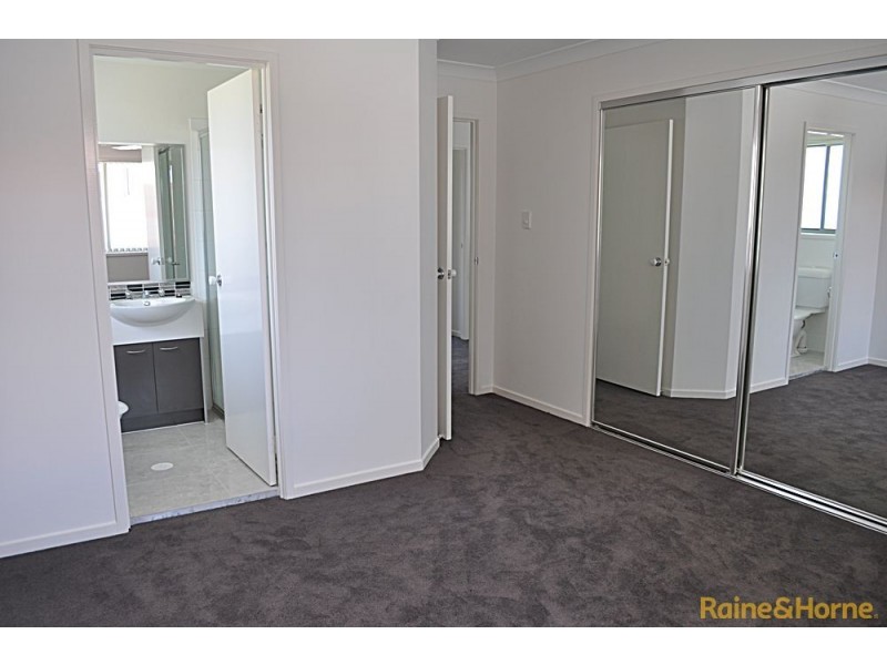 19 Platinum Place, Oxley QLD 4075