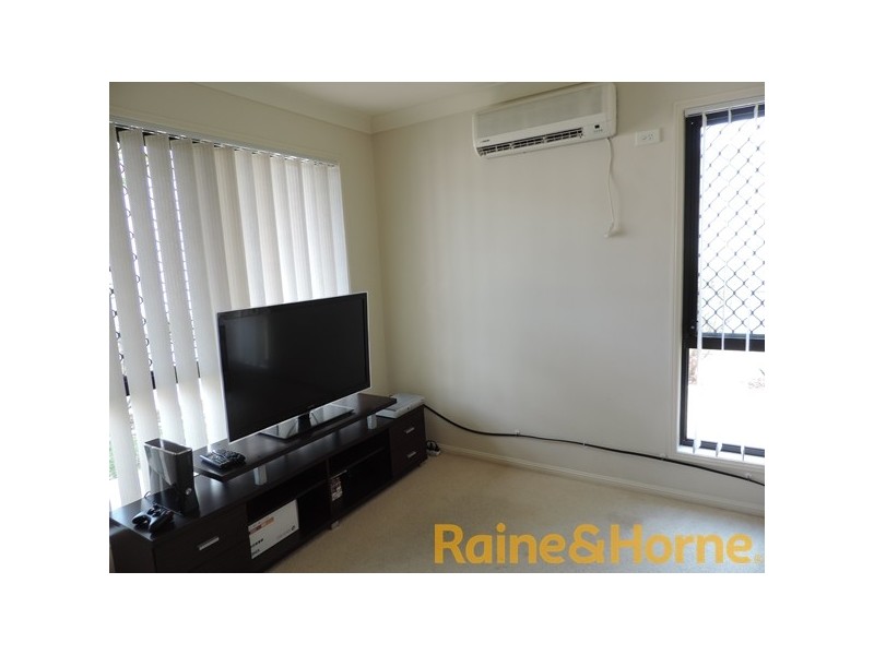 16 Violet Close, Eight Mile Plains QLD 4113