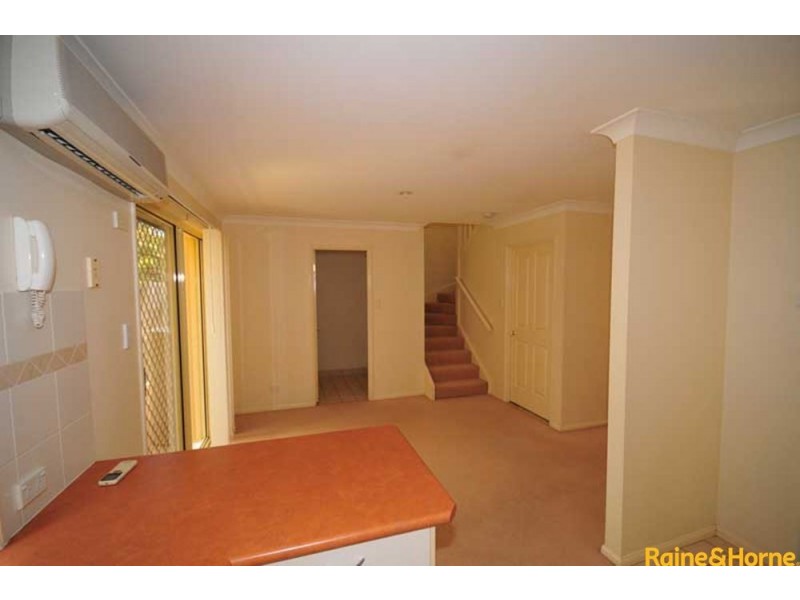 10 Chapman Place, Oxley QLD 4075