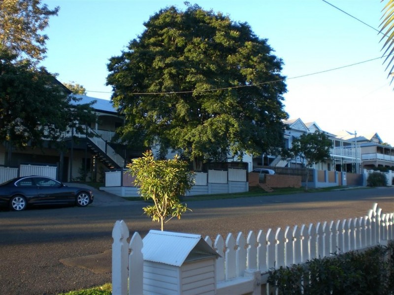 33 Marne Rd, Albion QLD 4010