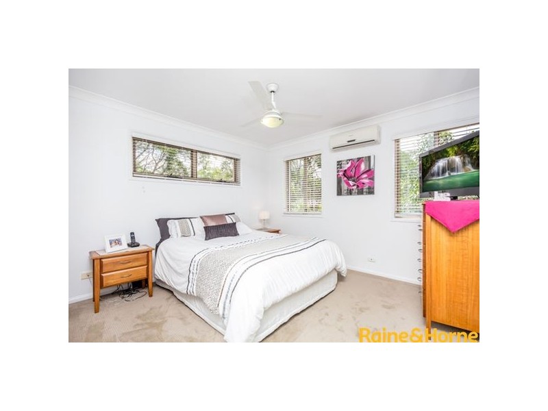 10 Chapman Place, Oxley QLD 4075