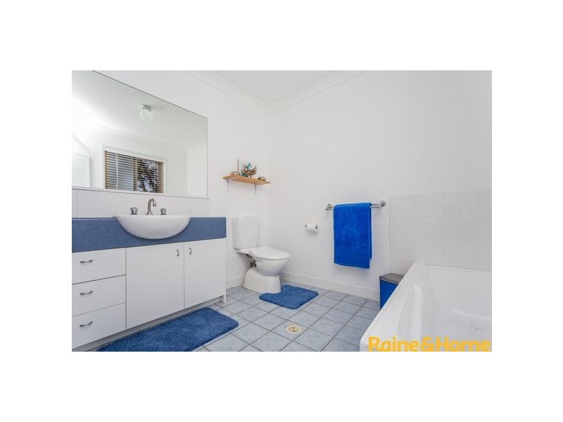 10 Chapman Place, Oxley QLD 4075