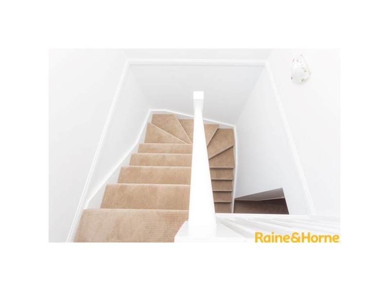 10 Chapman Place, Oxley QLD 4075