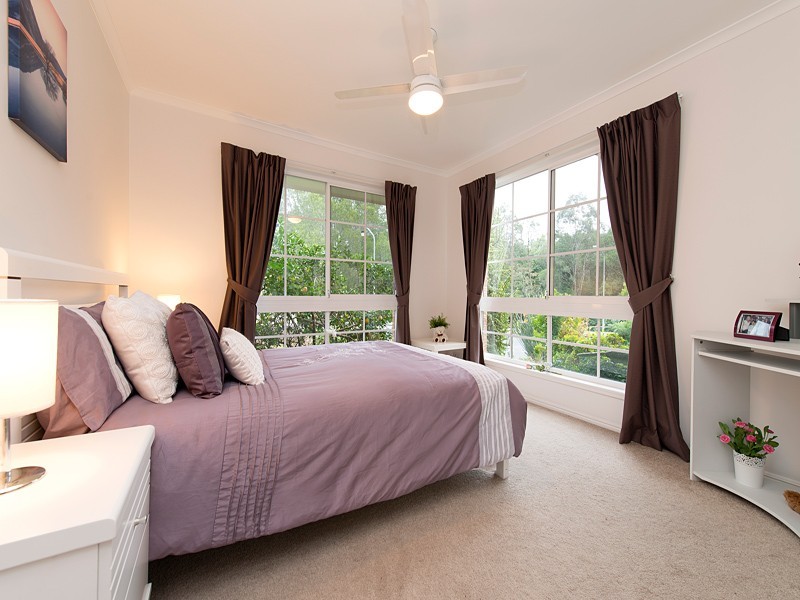 81 Greenford Street, Chapel Hill QLD 4069