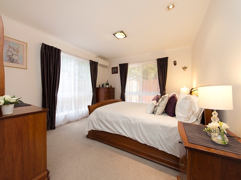 81 Greenford Street, Chapel Hill QLD 4069