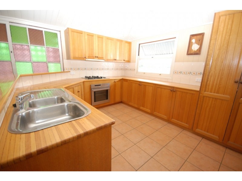 31 Price, Oxley QLD 4075