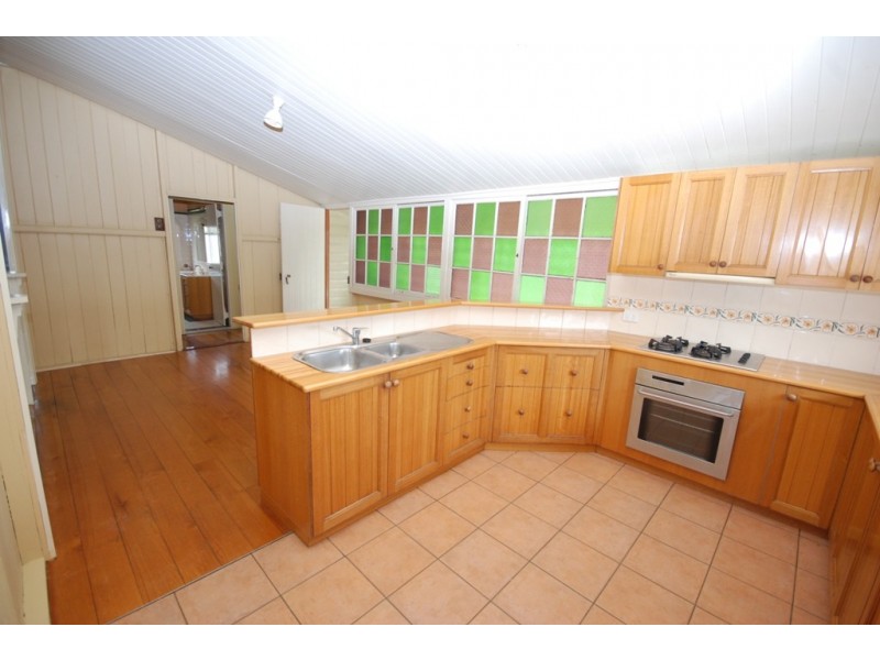 31 Price, Oxley QLD 4075