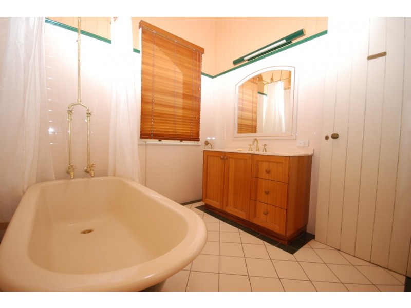 31 Price, Oxley QLD 4075