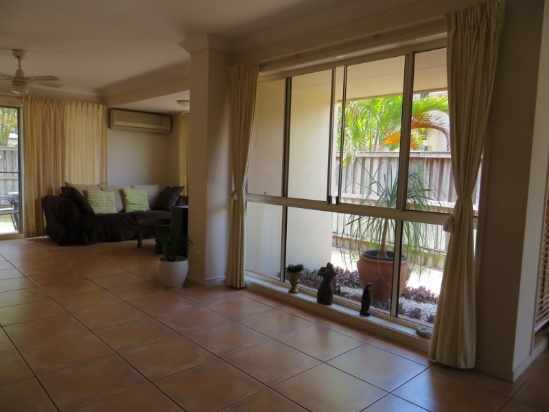 10/82-86 Limetree Parade, Runaway Bay QLD 4216