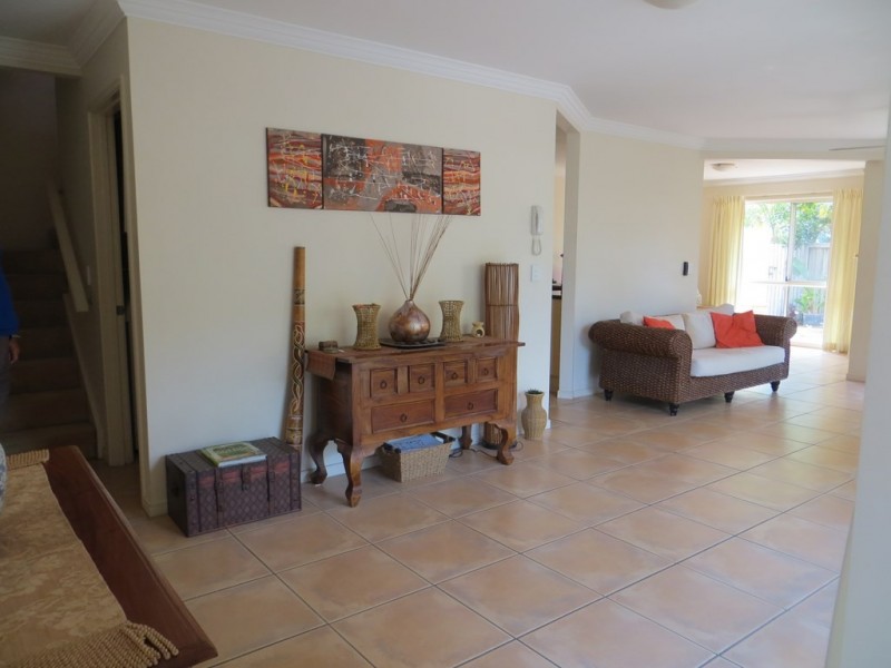 10/82-86 Limetree Parade, Runaway Bay QLD 4216