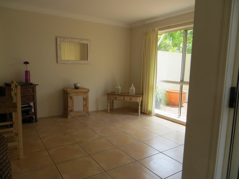 10/82-86 Limetree Parade, Runaway Bay QLD 4216