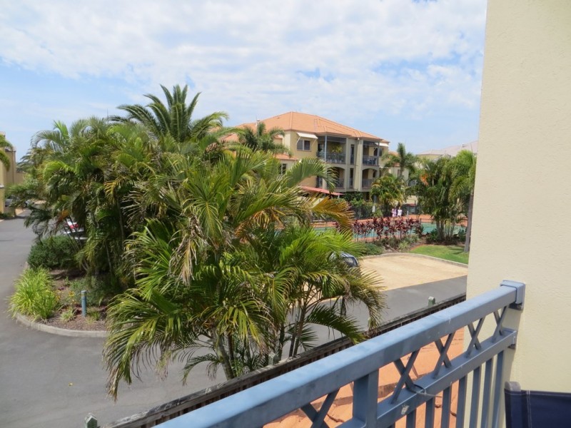 10/82-86 Limetree Parade, Runaway Bay QLD 4216