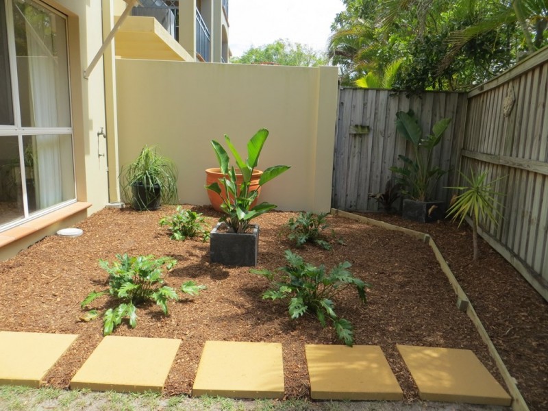 10/82-86 Limetree Parade, Runaway Bay QLD 4216