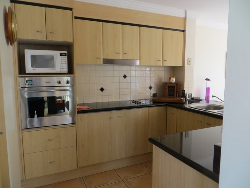 10/82-86 Limetree Parade, Runaway Bay QLD 4216