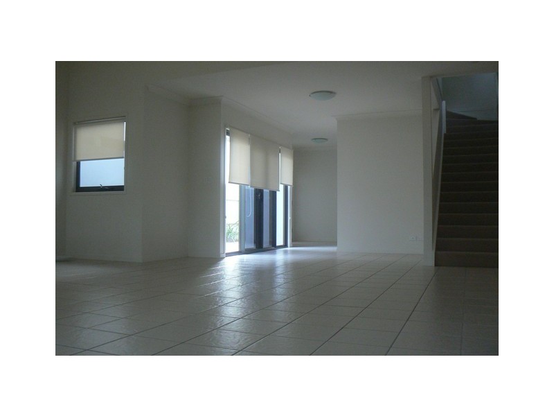 Mount Ommaney QLD 4074