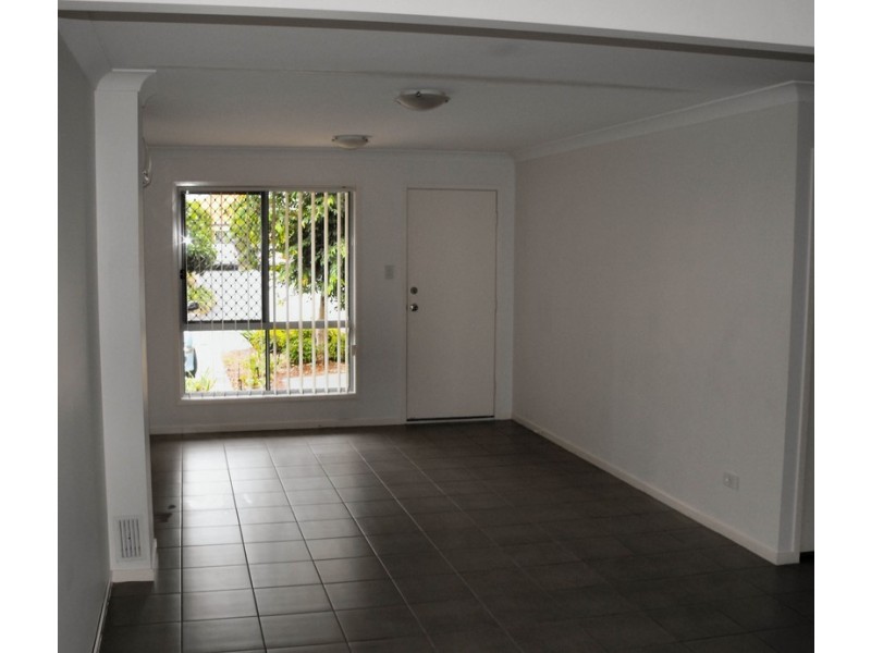 37 / 2- 8 Meadowbrook Drive, Meadowbrook QLD 4131