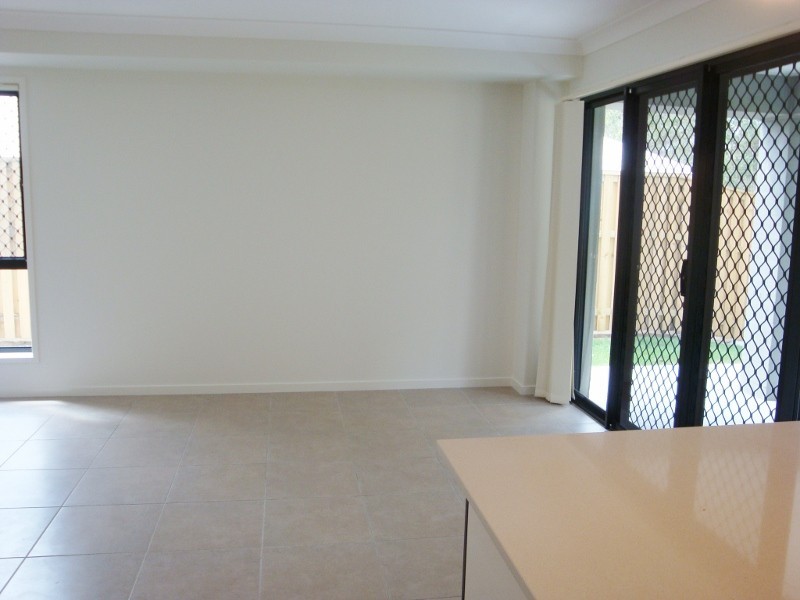 8 MacQuarie Way, Browns Plains QLD 4118