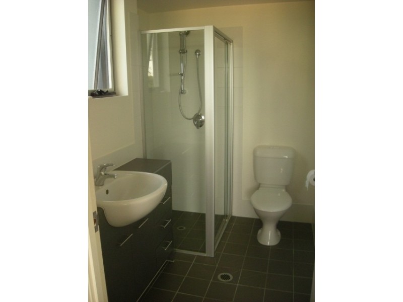 12 16 Grosvenor Rd, Indooroopilly QLD 4068